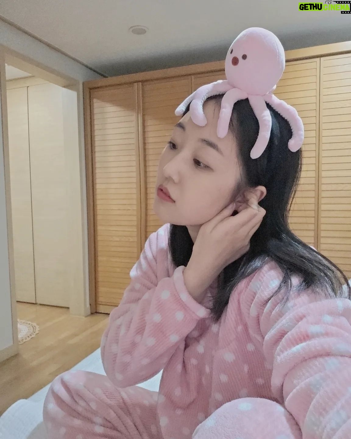 Park Bo-Mi - 823 Likes - 엄마가사준잠옷🩷
수지찡이사준문어머리띠🐙
내맘에쏙🌸