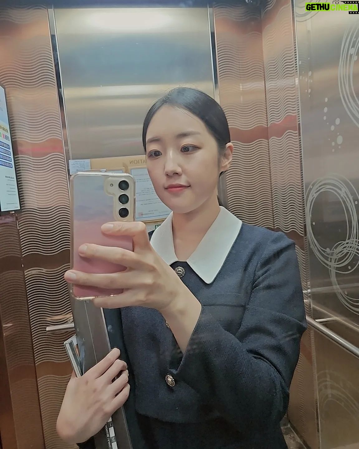 Park Bo-Mi - 711 Likes - 좋.았.다.헤헤🥰
#단정보미 #동그라미보미