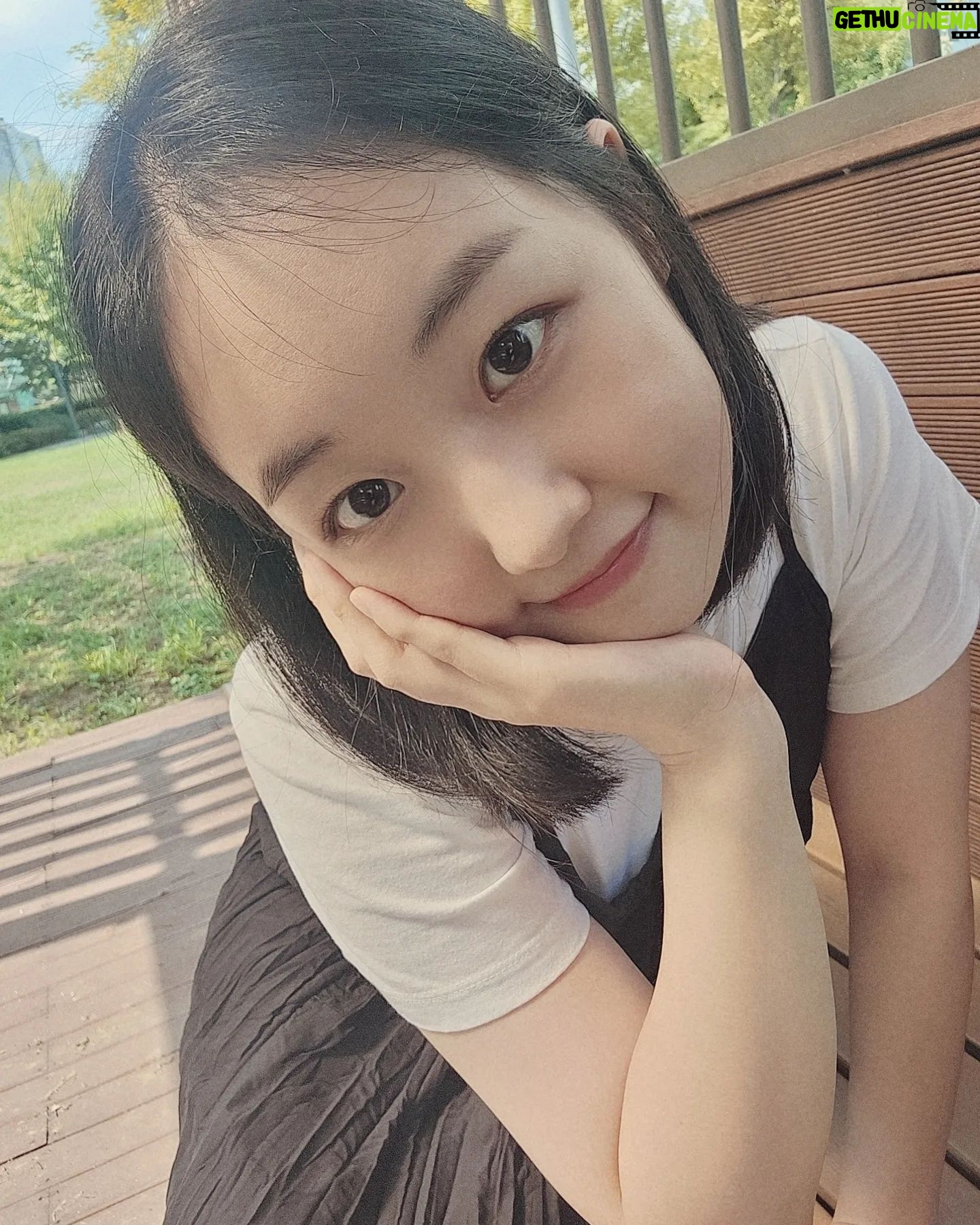 Park Bo-Mi - 1.3K Likes - 언니랑 떡볶이도 먹꼬
포동이랑 산책도 하고 짱덥꼬
올만에 #치통샷
