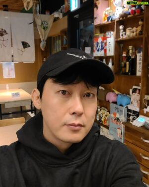 Park Byung-eun Instagram - 축구 보면서 한잔~~^^