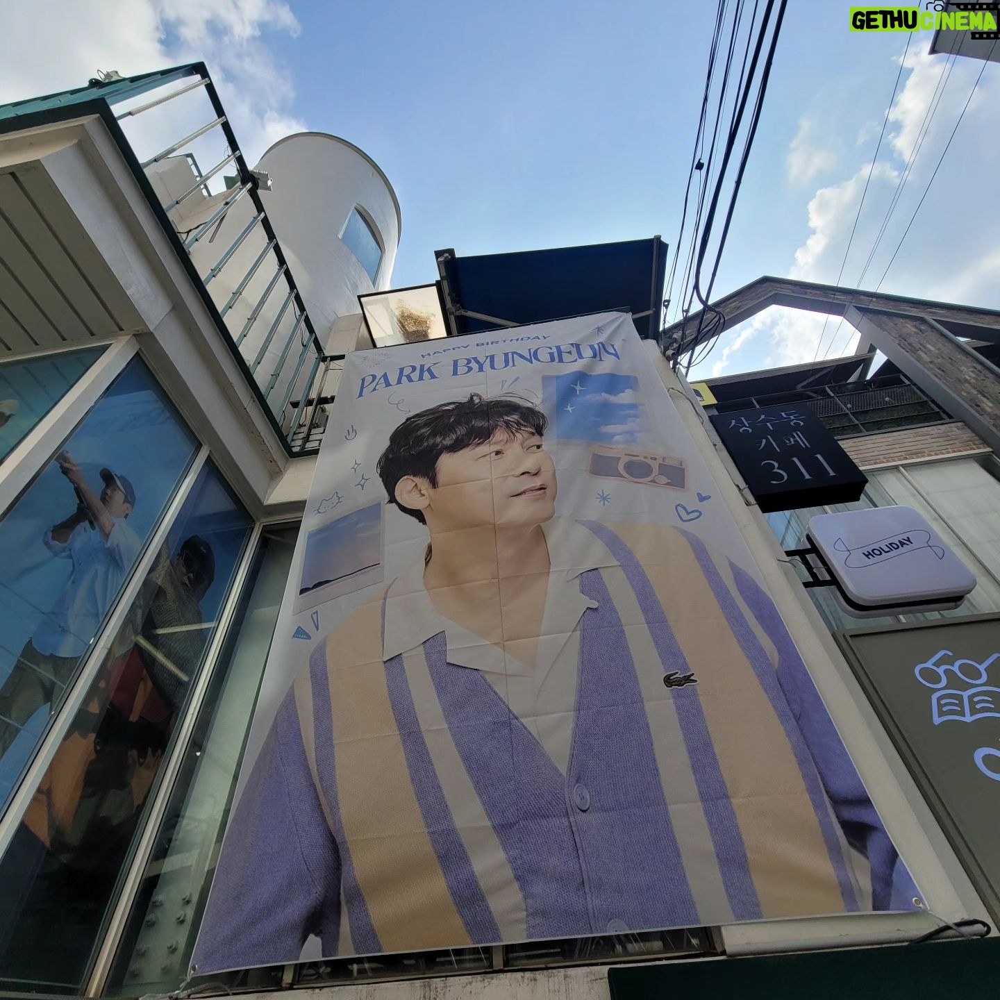 Park Byung-eun - 12.9K Likes - 몇일전 생일까페 열어준 우리팬들 너무 고마워요~
잊지못할 생일이 될꺼에요~
덥고 습한데 건강 조심들해요
항상 고마운 우리 꾸러기들~!!