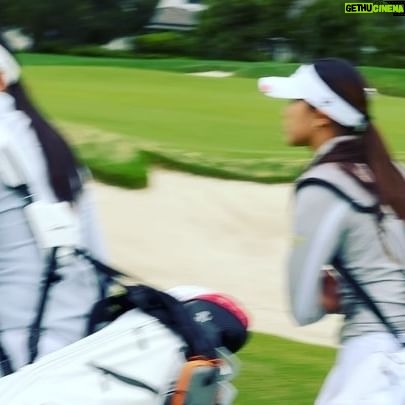 Park Chan-ho - 4.5K Likes - Hey guys do you have fun? 딸들 시합 따라다니는 재미는 좋은 샷들이 더욱 즐겁게 한다. 파세이브하면 나이스…버디하면 오예…. 보기하면 아이구….더블보기하면 오마이갓…. 아버지얼굴 망가지진다. 홈런한방 맞은느낌이 되살아난다. 그래도 마지막홀에서 버디로 승리하는 딸들이 모든걸 잊게하고 자랑스럽게 한다. 자식키우는마음에는 기대심도 많지만 함께 하는 시간속에서 얻는 기쁨 보람 배움들이 더욱 많다. 각자의 경쟁속에서 성장하는아이들. 결국 자신을 통제하는 힘이 목표를 향한 결실을 만든다. 아이들을 보며 옛생각을 하며 새롭게 아이들에게 배운다. 사랑해우리딸…..
#딸바보아빠 #골프가족 #골프시합#자매팀플레이 #golfswing #parksgolf #juniorgolf