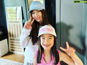 Park Chan-ho Instagram - 아버지가 선물한 수많은 모자들중에 처음으로 맘에들어가하는 아이들…
크로스비가 한국에 어딘가에도 있던데….