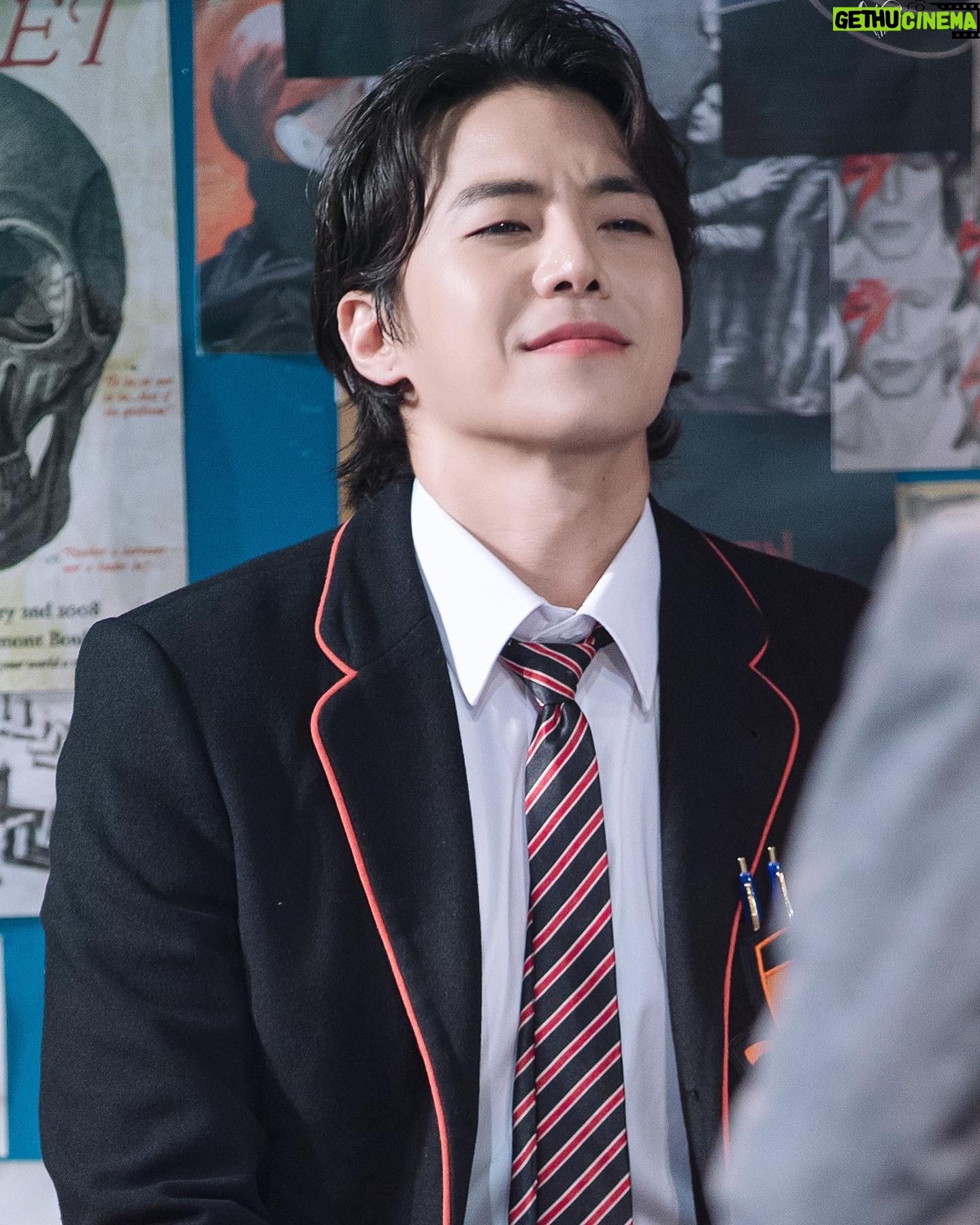 Park Eun-seok - 145.1K Likes - 히스토리보이즈 #데이킨
사진 감사합니다😏
수업들으러 오새요📚
.
.
#히스토리보이즈 #연극 #theater #doosanartcenter #연강홀