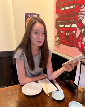 Park Hae-eun Instagram - 🌺Fall is coming 🍂 #littletokyo #번역끝
