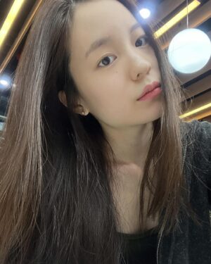 Park Hae-eun Instagram - ???