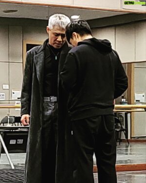 Park Ho-san Instagram - #예술의전당 전관개관30주년 #토월극장 
#셰익스피어 #오셀로 
#Shakespeare #Othello 

연습실 사진 몇 개 투척합니다 ㅋ
#많관부 🥰