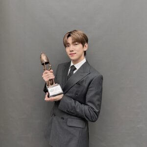 Park Jae-chan Instagram - 뭐 올릴거 없나 찾다가…😊🏆😊