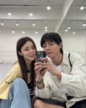 Park Jin-joo Instagram - 재코 지니 🪩