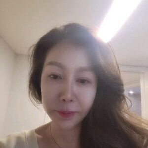 Actress Park Joon-geum HD Instagram Photos and Wallpapers May 2024