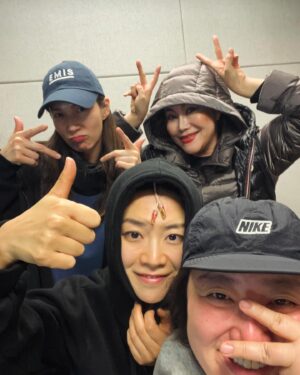 Park Jun-myun Instagram - 우리 대구왔어요 ~ #레미제라블대구