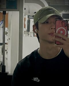 Actor Park Jung-woo HD Instagram Photos and Wallpapers February 2023
