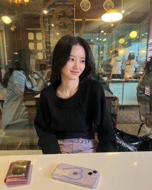 Park Jung-yeon Instagram - 생일 축하해주셔서 감사합니다!🎂🍬