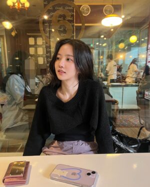 Park Jung-yeon Instagram - 생일 축하해주셔서 감사합니다!🎂🍬