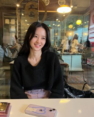Park Jung-yeon Instagram - 생일 축하해주셔서 감사합니다!🎂🍬