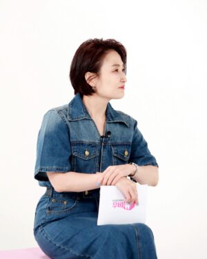 Park Kyeong-rim Instagram - #드라이브 #Drive #LGU  #무비큐 #지금만나러갑니다 #지만갑 #U 모바일tv
#박주현 #ParkJuhyun #박동희감독
#박경림진행 #박경림사회 #진행 #사회 #mc #패셔니스타 #fashionista #박경림 #ParkKyeongrim #朴京林
#르니앤맥코이 @lenicmall