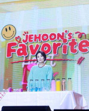 Park Kyeong-rim Instagram - #이제훈팬미팅 #Jehoon’sFavorite #LeeJehoon #박경림진행 #박경림사회 #mc #진행 #사회 #패셔니스타 #fashionista #박경림 #ParkKyeongrim #朴京林
#니트 #니하운 @nyhavn.co
#청바지 #비바이 @ bebye_kr
#맨투맨 #비바이 @bebye_kr
#스커트 #ygbm @ygbm.official
