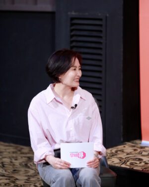 Park Kyeong-rim Instagram - #핸섬가이즈 #HandsomeGuys #6월26일개봉 #LGU  #무비큐 #지금만나러갑니다 #지만갑 #U 모바일tv  #이성민 #LeeSungmin #이희준 #LeeHeejun #공승연 #GongSeungyeon #박지환 #남동협감독
#박경림진행 #박경림사회 #진행 #사회 #mc #패셔니스타 #fashionista #박경림 #ParkKyeongrim #朴京林
#셔츠 #레스아뜰리에 @lesatelier_official 
#청바지 #맥우드건 @magoodgan_official