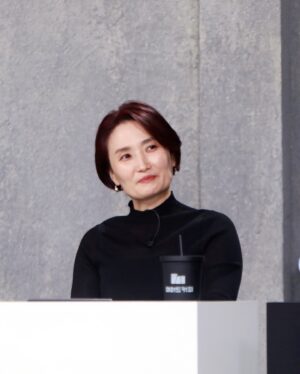 Park Kyeong-rim Instagram - #화100 #대국민미술작가오디션 #서바이벌 #오디션 #mbn #박기웅 #ParkKiwoong #심상용관장 #홍경한평론가 #김희영디렉터 #박경림진행 #박경림사회 #진행 #사회 #mc #패셔니스타 #fashionista #박경림 #ParkKyeongrim #朴京林
#타임 @time___official