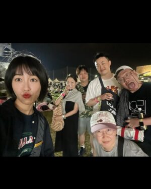 Park Min-ji Instagram - 사랑하는 나의 빵꾸똥꾸들이 늘 행복하구
낄낄거릴 수 있기를 💖 히히힣

@asianpopfestival_kr
