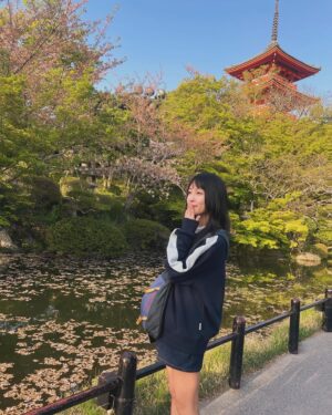 Park Min-ji Instagram - 2024 2분기 정리 2.

오사카 떠돌이(근데 이제 교토를 곁들인) 5일

🙋🏻‍♀️   🙋🏻‍♀️🙋🏻‍♂️🙋🏻‍♀️
담에 또 만나 낄낄거리자 빵꾸똥꾸들앙 ❤️ 
ㅋㅋㅋㅋ