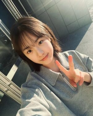 Park Seo-Kyung Instagram - 친구와 영화관람 🎬 🤍