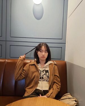 Park Seo-Kyung Instagram - 개학하니까 일주일 순삭⚡️
할 것도 배울 것도 많은 k 중딩
.
아직도 달달한 것만 좋아하는#초딩입맛
🍩🥯🧉