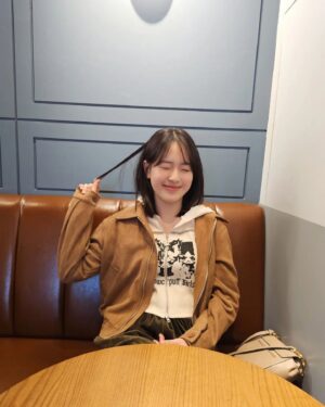 Park Seo-Kyung Instagram - 개학하니까 일주일 순삭⚡️
할 것도 배울 것도 많은 k 중딩
.
아직도 달달한 것만 좋아하는#초딩입맛
🍩🥯🧉