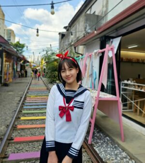 Park Seo-Kyung Instagram - #기찻길옆오막살이
#추억의교복❤️