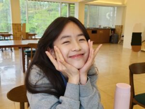 Park Seo-Kyung Instagram - 내일이 시험인데 감기몸살이라니..😷🤧
컨디션 조절 잘 해보자 
.
#병원행💉
#요란한#첫중간고사