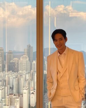 Park Sung-hoon Instagram - 오늘도 눈물의 여왕👑