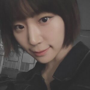 Park Ye-ni Instagram - :
Voilà.