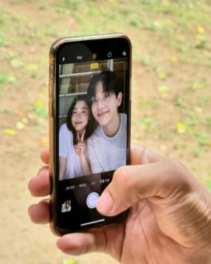 Park Yu-rim Instagram - 다비치 - 너의 편이 돼 줄게 
뮤직비디오에 함께 할 수 있어서 행복했습니다! 
많은 사랑 부탁드려요🩵 ˞͛ᖰ(ღ’ᴗ’ღ)˞͛ᖳ˞͛
