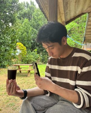 Park Yu-rim Instagram - 다비치 - 너의 편이 돼 줄게 
뮤직비디오에 함께 할 수 있어서 행복했습니다! 
많은 사랑 부탁드려요🩵 ˞͛ᖰ(ღ’ᴗ’ღ)˞͛ᖳ˞͛