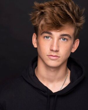Parker Bates Instagram - More pics from the photoshoot. Also don’t mind the sweatpants it was jus headshots:)👍🏻