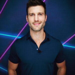 Parker Young Instagram - Such an honor and a pleasure. Thank you @kellyclarkson for having me