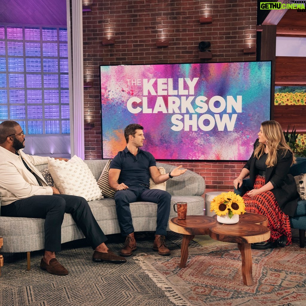 Parker Young - 6.6K Likes - Such an honor and a pleasure. Thank you @kellyclarkson for having me