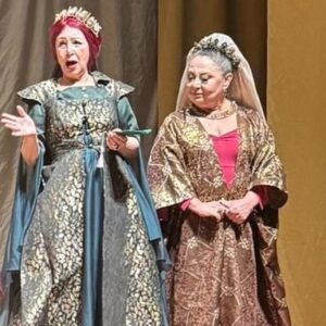 Parla Şenol Instagram - Handan Sultan'ın kulis ve sahne halleri
@gozyasisarayikosem