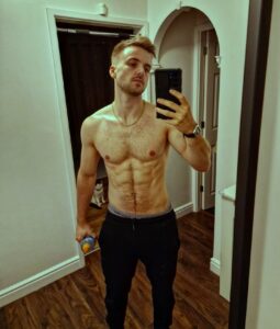 Actor Parry Glasspool HD Instagram Photos and Wallpapers January 2024