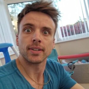 Parry Glasspool Instagram - Someone give this man a kettlebell, ASAP! I'm a fan of home workouts, but this takes the cake...

In all seriousness, apparently its something called DMI therapy? But I'm not an google