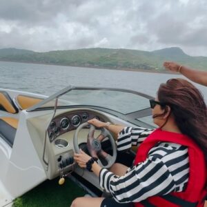 Parul Yadav Instagram - When water baby went up the hills to find more water!!

#WaterBaby #MountainAdventure #NatureLover #MountainLife #LoveForNature #TravelDiaries #ScenicViews #exploretheworld