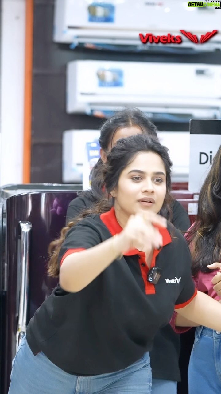 Parveen - 29.2K Likes - Witness the exclusive Porur Premier League match that took place at our VIVEK’S PORUR SHOWROOM! 🫶🎉⭐️
I and your other favourite influencers enjoyed playing various games including cricket 🏏& table tennis 🏓 in the stunning 8,000sq ft single floor Porur showroom showcasing wide range of worldclass products!🧑💻👩💻
Hurry up and come check out VIVKES Porur outlet to get the best of the best products with the best prices & offers!!⭐️🎧💻⌚️
.
Viveks Porur Showroom
19, Arcot Rd, Ramakrishna Nagar, Porur, Chennai, Tamil Nadu 600116
@arun_aravind_twins @___chippu___chippy @vj.narmadha @sindhujahari @vj_roshni