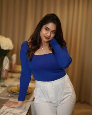 Parveen Instagram - 🫧🤍

.
.

📸 @sathishkumarstanly 

.
.

#picoftheday #selflove #makeup #trendingpost #insta #instagood #instagram #like #photoshoot #parveenofficial