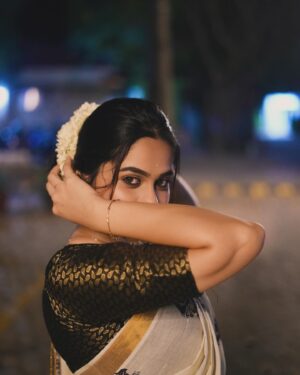Parveen Instagram - 🤍

.
.

#sareelove #malayali #picoftheday #trendingpost #instagood #instagram #like #instadaily #parveenofficial