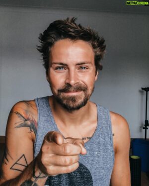 Pascal-Hugo Caron-Cantin Instagram - Gens de Québec, on a besoin de vous!
 
Mardi le 14 septembre aura lieu une collecte de sang @hemaquebec au PEPS de l’Université Laval.

Covid ou non, c'est 1000 dons de sang qui sont nécessaires chaque jour. Ça veut dire qu'une personne a besoin d'un don toutes les 80 secondes! C’est pourquoi il est super important de participer aux collectes qui s’en viennent, dont celle-ci dans la ville de Québec!
 
Personnellement, j'y serai pour faire un don, car c’est une magnifique cause! En plus il y aura une collation spéciale végane 🍩 🤤Un succès sur toute la ligne!
 
Réservez votre place avec le lien dans ma bio!
 
(Vous pouvez aussi vous présenter le jour même et ils pourront vous faire une place)
 
On s’y voit! 
 
#dansnotresang #collab