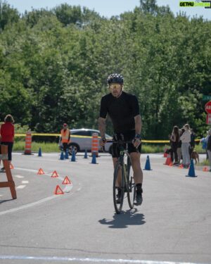 Pascal-Hugo Caron-Cantin Instagram - Retour en image sur mon premier Triathlon 🏊🏼‍♂️🚴🏼🏃🏻‍♂️
Je raconte mon expérience en détail dans le dernier épisode du @upikapodcast 

C’est disponible partout où vous écoutez vos podcasts!

📸: @arichardvideo 
👙: @arenacanada 
👕: @odlo 
👟: @newbalance
