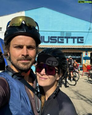 Pascal-Hugo Caron-Cantin Instagram - Week-end à Dénia 🚴🏼🚴🏼‍♀️⛰️🏝️🍔❤️