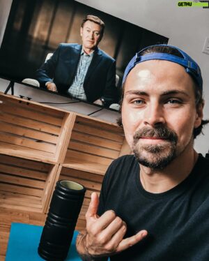 Pascal-Hugo Caron-Cantin Instagram - «There is no shortcut. There is no angles. You have to put in the time.» 
Cette phrase-là résonne beaucoup avec moi ces jours-ci, dans le sport, oui, mais aussi dans la vie. Rien n'est donné. Et c'est un peu ce que je trouve beau. 
J'ai eu la chance d'écouter le nouveau @masterclass donné par Wayne Gretzky, et c'est rempli de fragments incroyables. C'est un must pour tous ceux et celles qui veulent se mettre des objectifs, et se donner le moyen de les atteindre. Allez voir ça, je vais mettre le lien dans la bio. Ça en vaut vraiment le coup. En plus, en s'abonnant, vous allez avoir accès à toutes les autres masterclass, données par les meilleurs de leur champ respectif. #onlyonmasterclass 

English: “There's no shortcut. There's no angles. You have to put in the time.” This phrase resonates with me these days, in sport, yes, but also in my life. Nothing is given. And I find it beautiful this way. I had the chance to watch the brand-new @masterclass by Wayne Gretzky, and it is filled with incredible nuggets of knowledge. It is a must for everyone who wants to set goals and give themselves ways to achieve them. Click the link in my bio to check out Wayne Gretzky Teaches the Athlete’s Mindset, now streaming #onlyonmasterclass . You won’t regret it. And with the subscription, you also get access to all the other classes on MasterClass, taught by the best in every world.