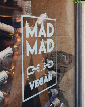 Pascal-Hugo Caron-Cantin Instagram - Première de nombreuses tournées véganes à Madrid 🇪🇸