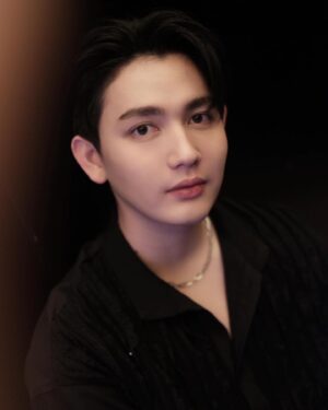 Passatorn Koolkang Instagram - 🖤